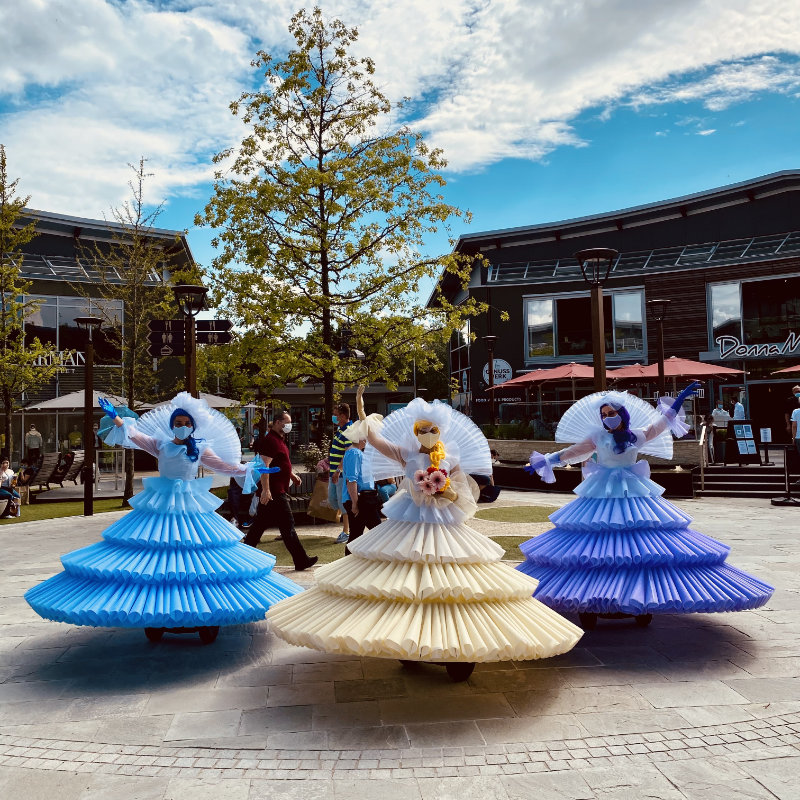 Glowing Princesses - Segway-Act - Copyright by www.dulce-compania.com